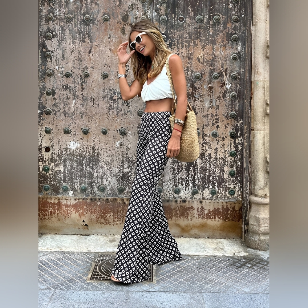 Geometrical Print Flare Pants